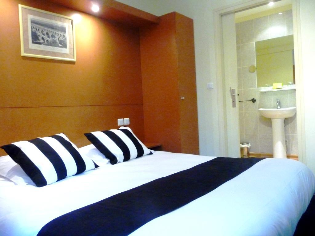 Hotel Restaurant Le Colombier Remoulins Ngoại thất bức ảnh