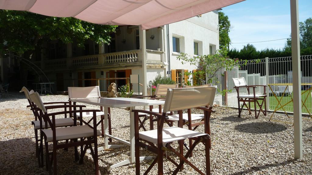 Hotel Restaurant Le Colombier Remoulins Ngoại thất bức ảnh